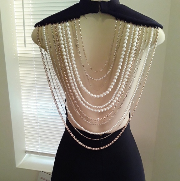 Romper Shorts Backout - Picture 2 of 3